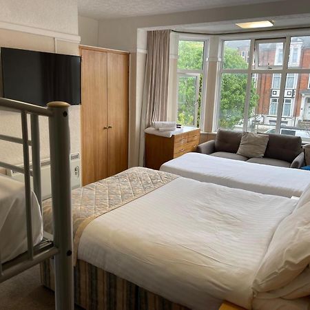 Oyo Queens Hotel, Skegness סקגנס מראה חיצוני תמונה