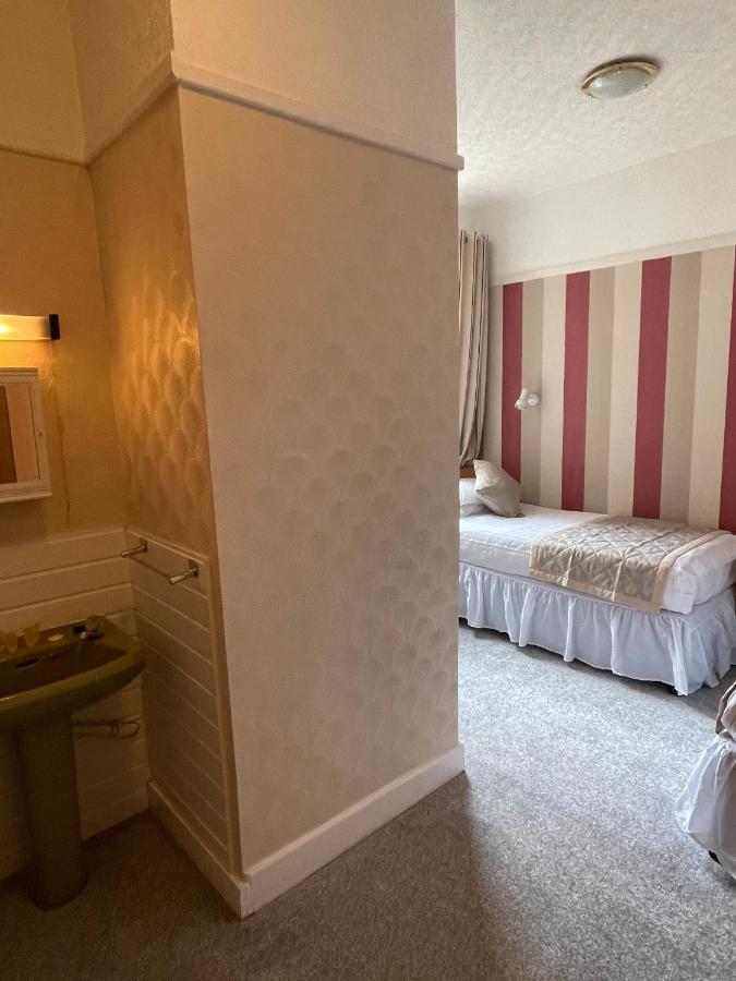 Oyo Queens Hotel, Skegness סקגנס מראה חיצוני תמונה